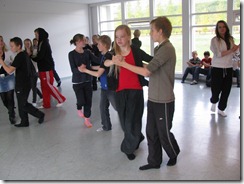 Danskennsla í 8. b. sept. 2010 001